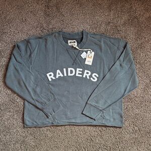 NEW! Tailgate “Raiders” women’s cropped gray sweater, size medium.